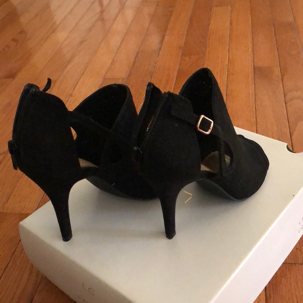 Black open toe